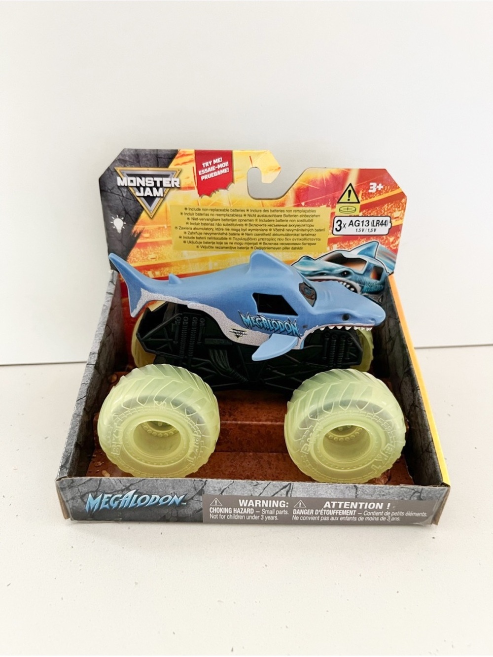 Monster Jam Megalodon Light Up Wheels 1:43 Die Cast Truck NIB